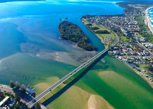 Drone,Aerial,View,Of,The,Entrance,Nsw,Australia,Blue,Bay