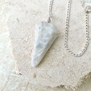 Rainbow-Moonstone-Faceted-Pendulum